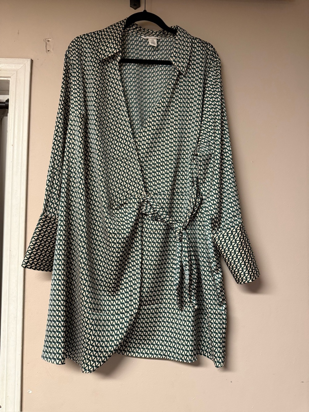 H&M Cream & Green Houndstooth pattern Wrap Tunic/Blouse